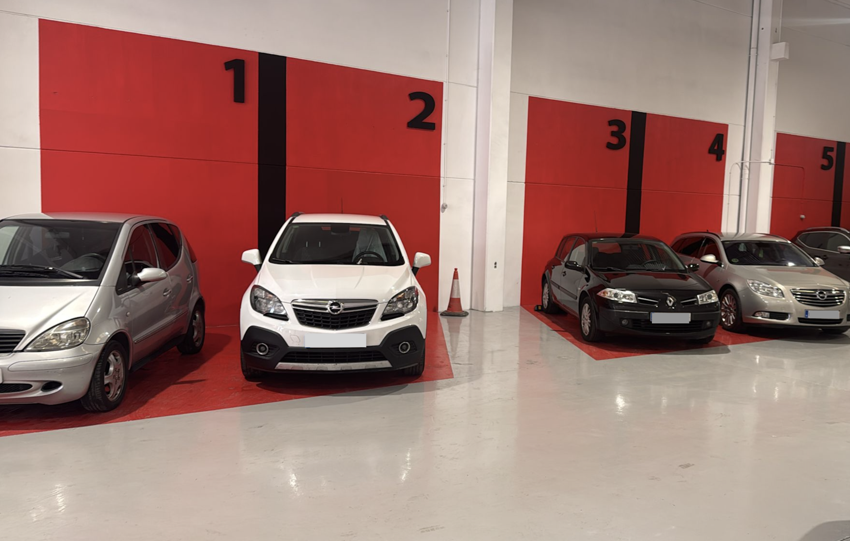 Nueva nave de atención al cliente en chapa y pintura Zaragoza